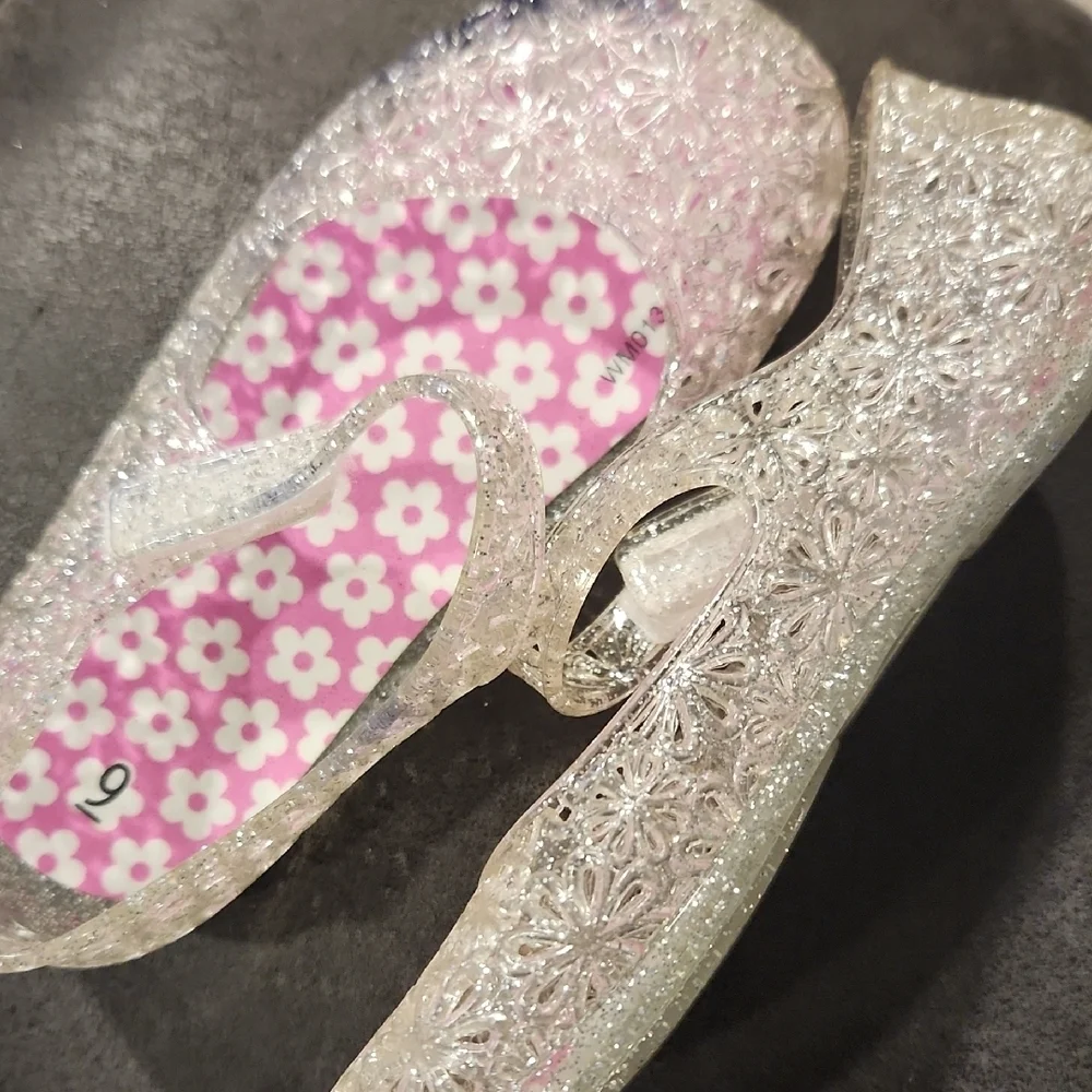 White and Pink Glitter Sandals with Textured Soles